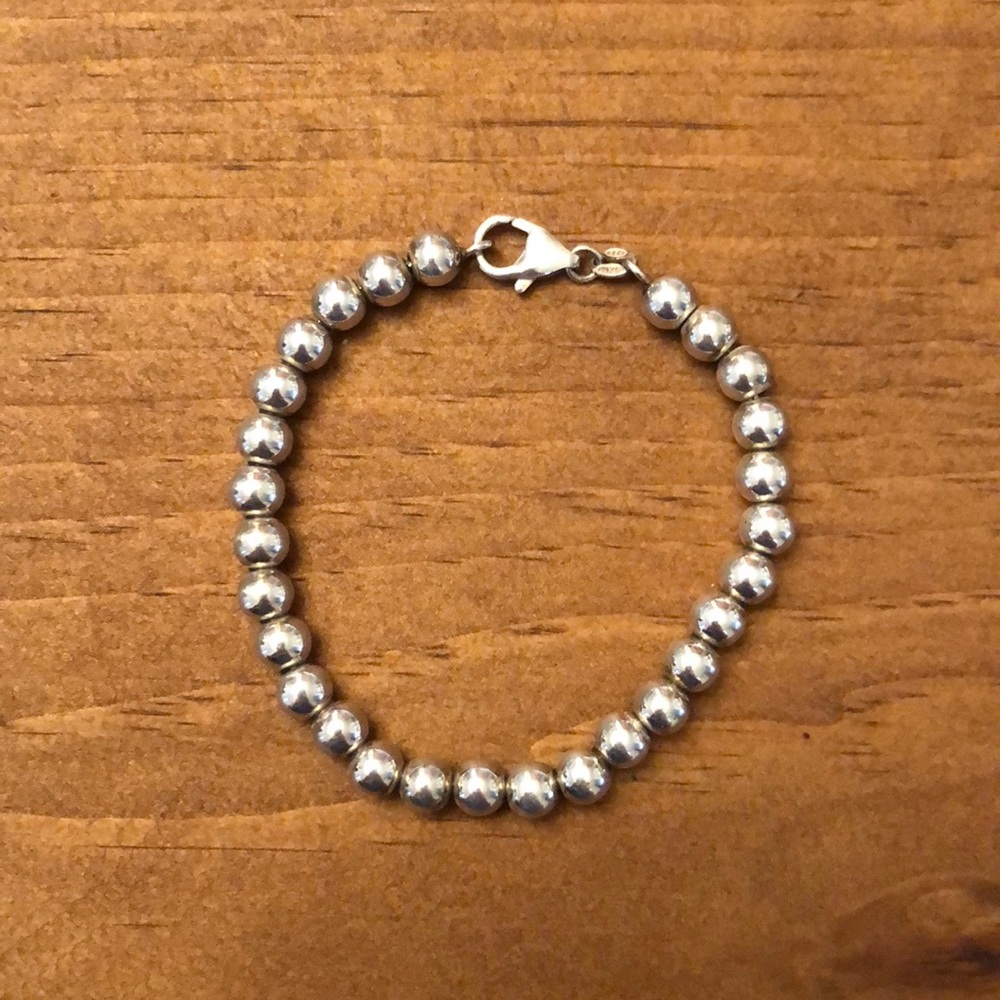 Silver ball bracelet